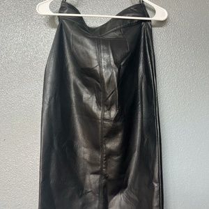 Aritzia Babaton pegu faux leather pencil skirt size 4